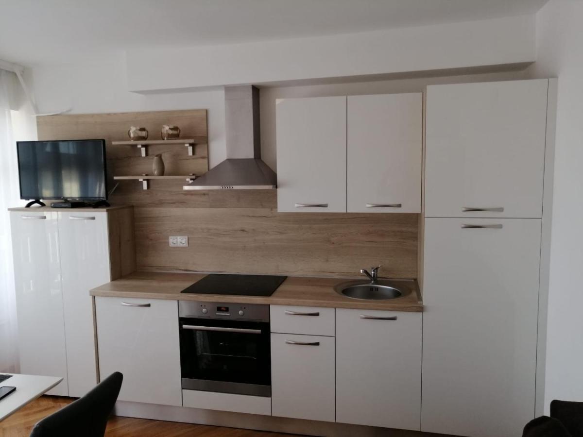 Apartments Leptiric Podstrana Eksteriør billede