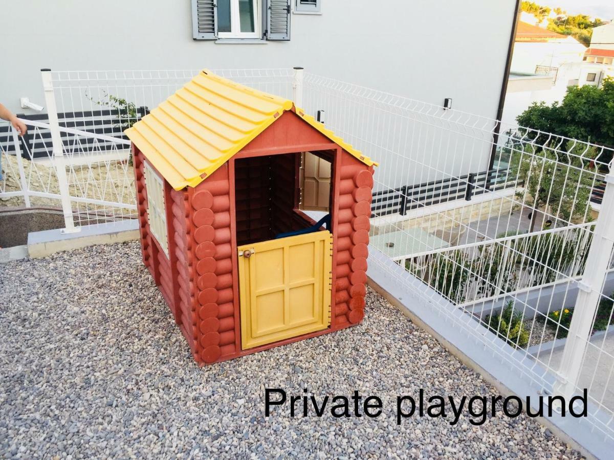 Apartments Leptiric Podstrana Eksteriør billede